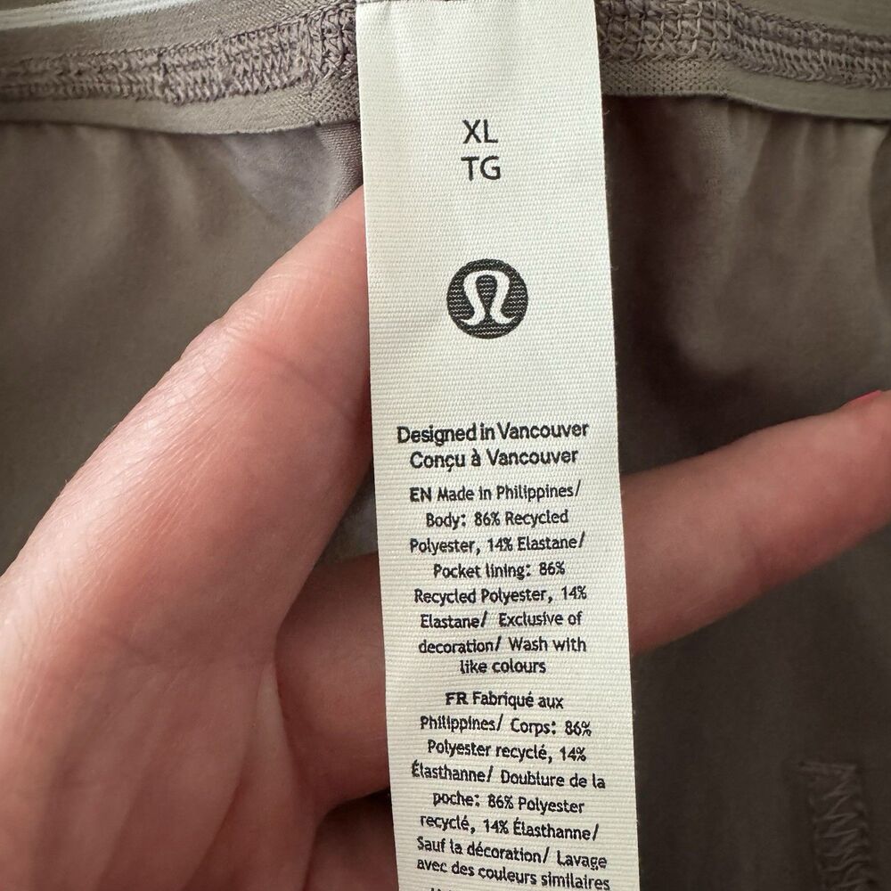Lululemon Swift Relaxed Shorts 9” Logo Waistband Women’s XL Warm Ash Grey NWT - Picture 9 of 16